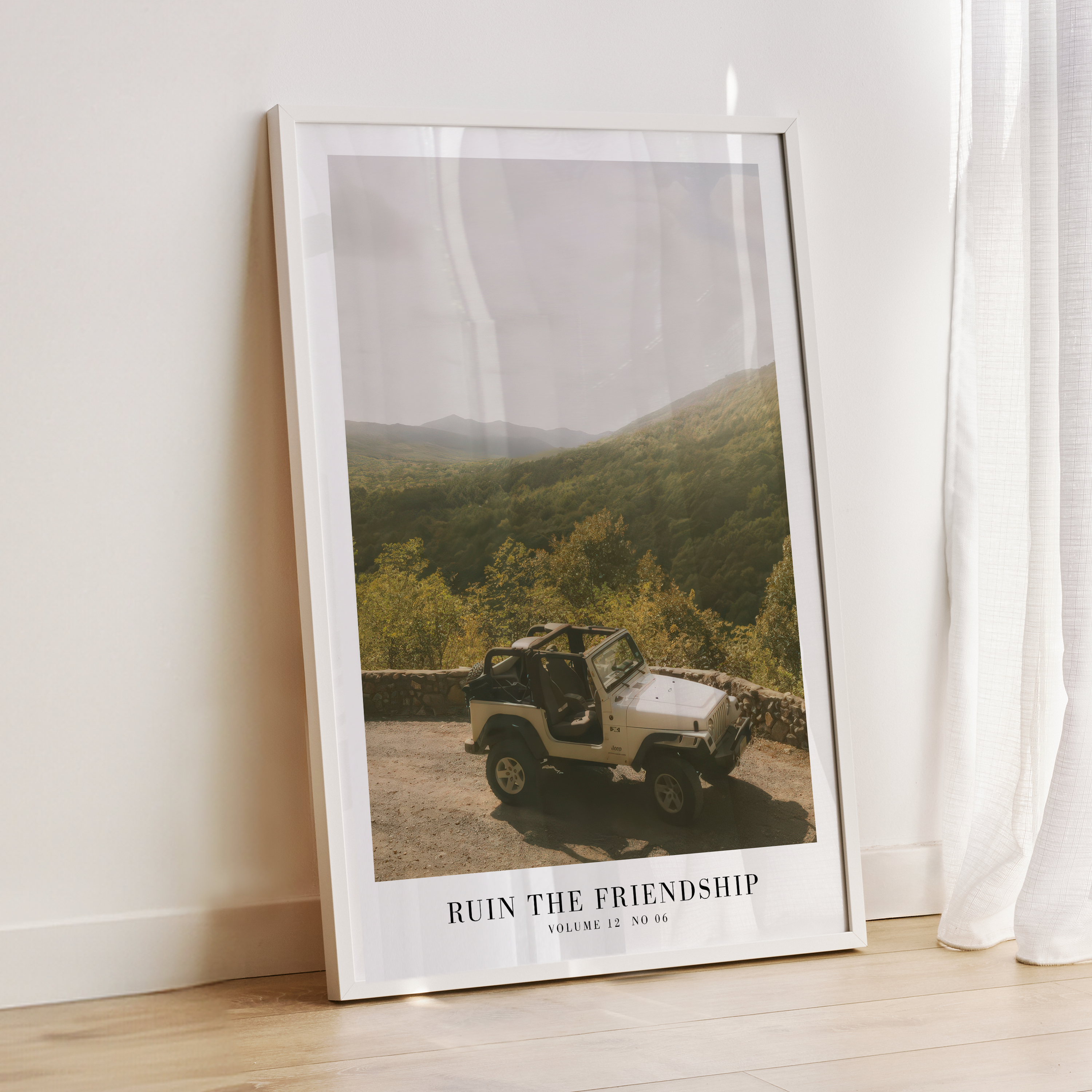 Showgirl performing on stage highlighting the themes of friendship and challenges that can ruin the friendship in showbiz life.